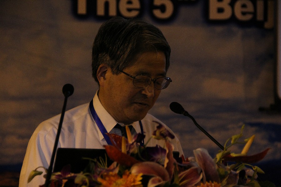 日本龍谷大學(xué)桂紹隆（Katsura Shoryu）作“吉年陀羅菩提的《集量論注釋》大會發(fā)言~1.jpg